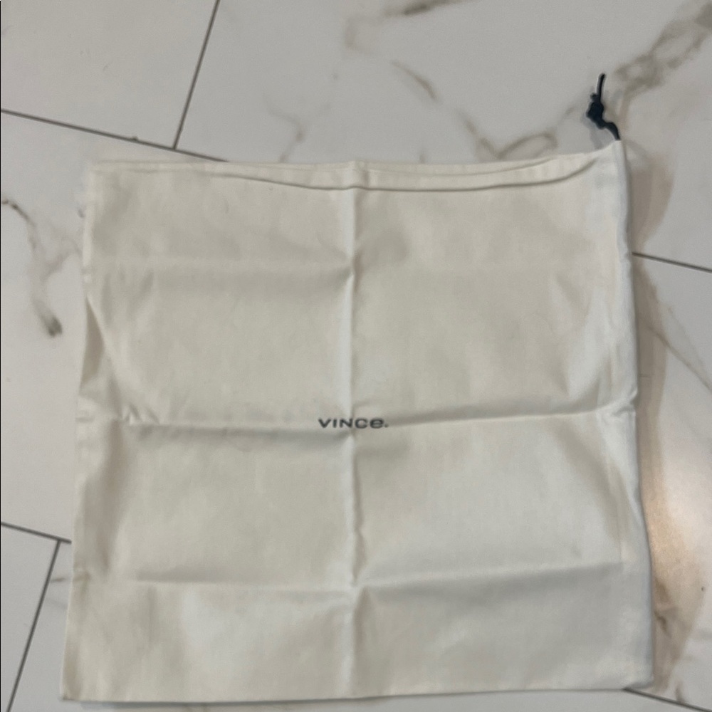 Vince Cream Storage Bag